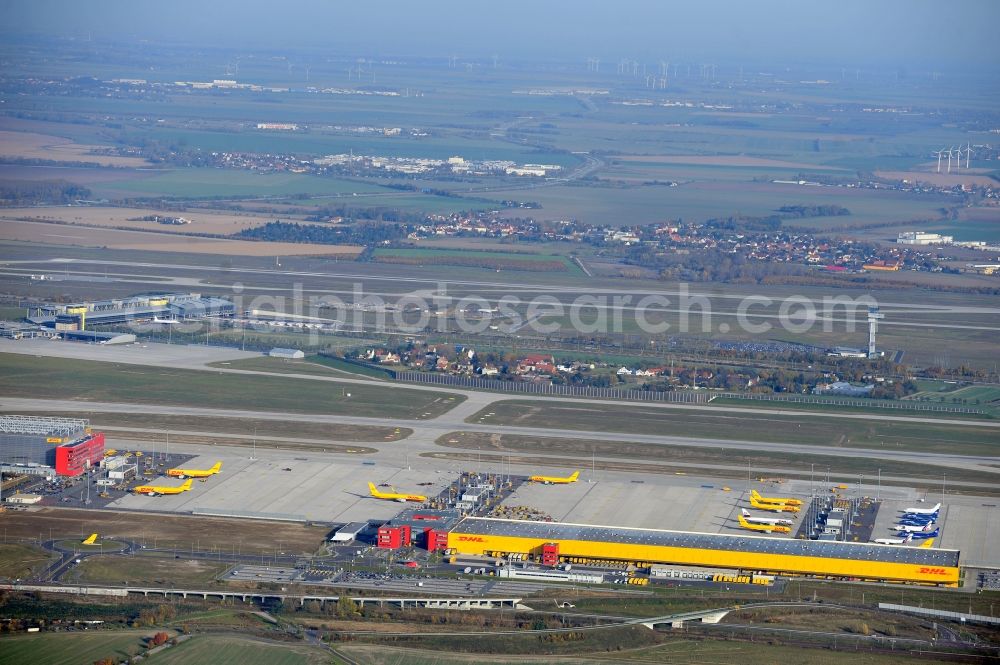 Schkeuditz from above - Check-in buildings and cargo terminals on the grounds of the airport on DHL Hub in Schkeuditz in the state Saxony, Germany