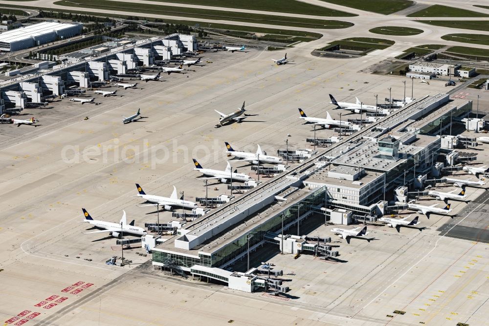 Aerial image München-Flughafen - Dispatch building and terminals on the premises of the airport in Muenchen-Flughafen in the state Bavaria, Germany