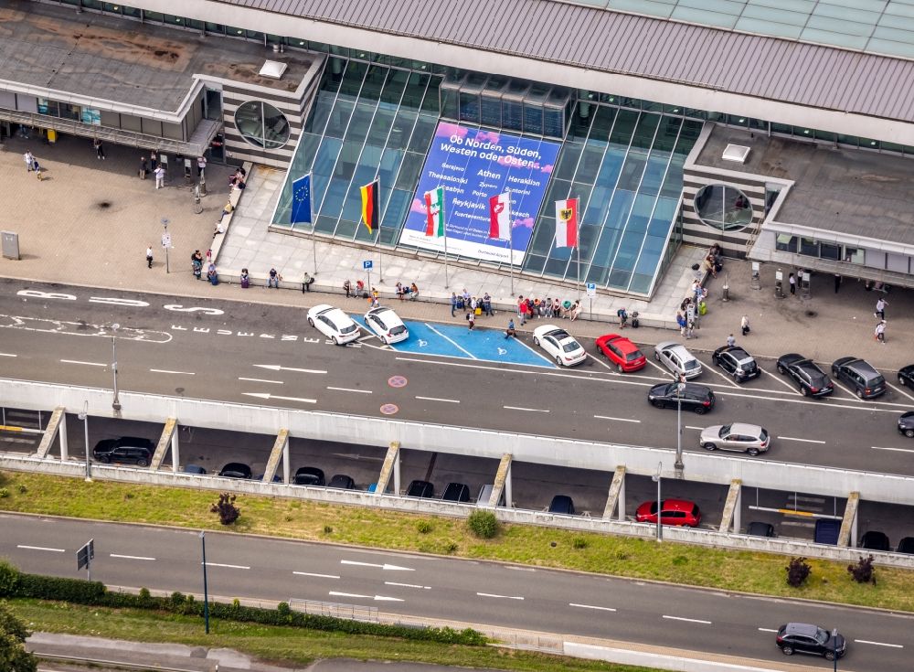 Dortmund from the bird's eye view: Dispatch building and terminals on the premises of the airport in Dortmund at Ruhrgebiet in the state North Rhine-Westphalia, Germany