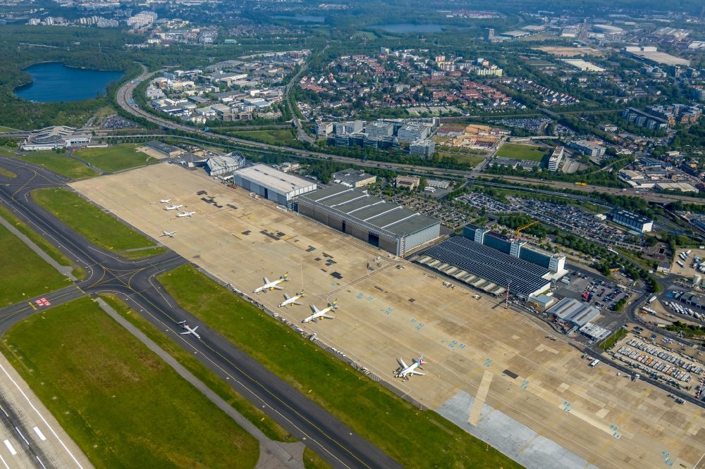 Düsseldorf from above - Dispatch building and terminals on the premises of the airport in Duesseldorf in the state North Rhine-Westphalia, Germany