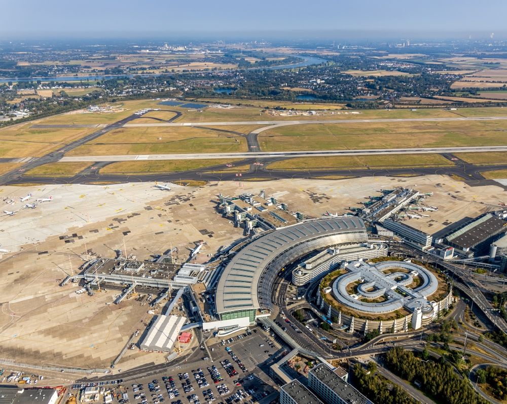 Aerial image Düsseldorf - Dispatch building and terminals on the premises of the airport in Duesseldorf in the state North Rhine-Westphalia, Germany