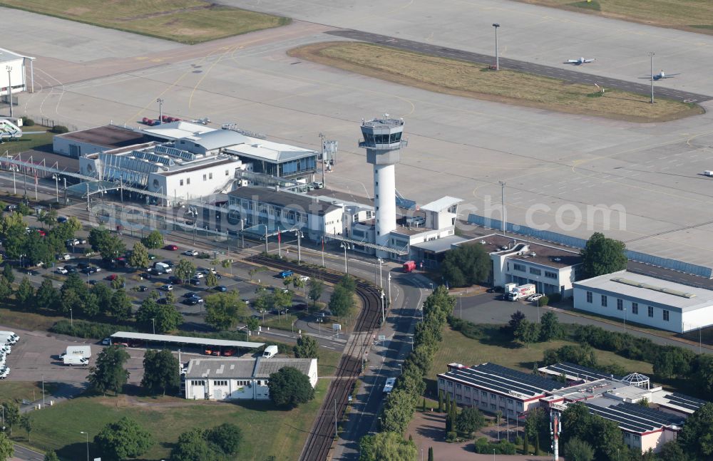 Erfurt from the bird's eye view: Dispatch building and terminals on the premises of the airport in the district Bindersleben in Erfurt in the state Thuringia, Germany