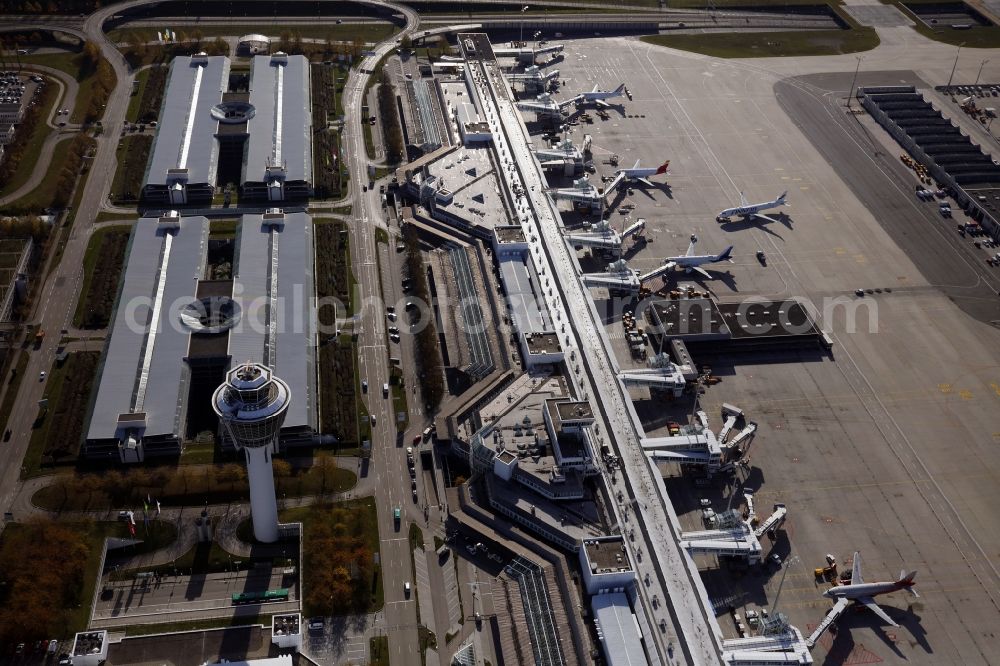 Aerial photograph München-Flughafen - Dispatch building and terminals on the premises of the airport Flughafen Muenchen on Nordallee in Muenchen-Flughafen in the state Bavaria