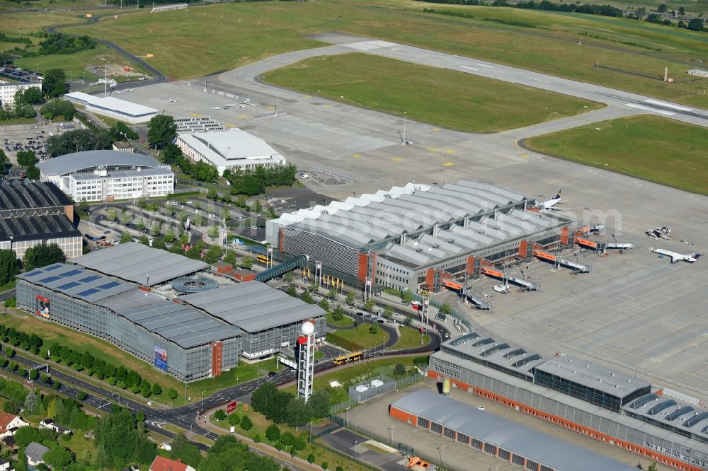 Dresden from above - Dispatch building and terminals on the premises of the airport in the district Klotzsche in Dresden in the state Saxony, Germany