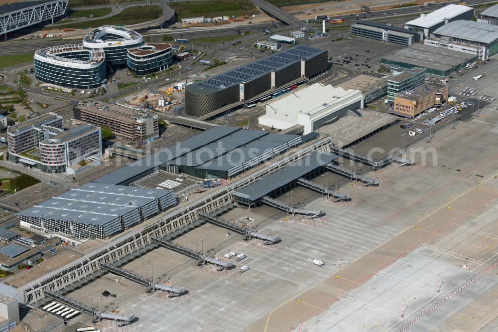 Aerial image Stuttgart - Dispatch building and terminals on the premises of the airport in Stuttgart in the state Baden-Wuerttemberg, Germany