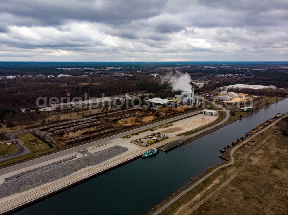 Aerial image Eberswalde - White exhaust smoke plumes from the power plants and exhaust towers of the wood-fired cogeneration plant 1Heiz Pellets in Eberswalde in the state Brandenburg, Germany
