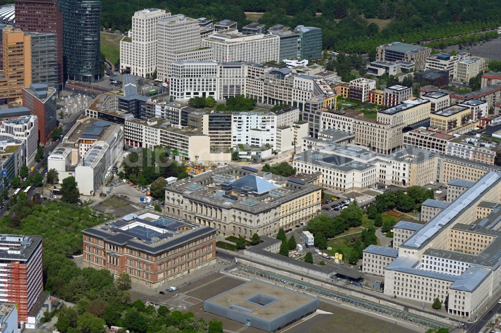 Aerial photograph Berlin - House of Representatives on Niederkirchnerstrasse and the building ensemble of Leipziger Platz in the city center in Berlin, Germany