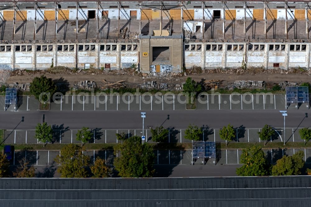 Leipzig from the bird's eye view: Demolished facades of the former exhibition hall 12 Achilleion at the new building of the city archives in the district Zentrum-Suedost in Leipzig in the state Saxony, Germany