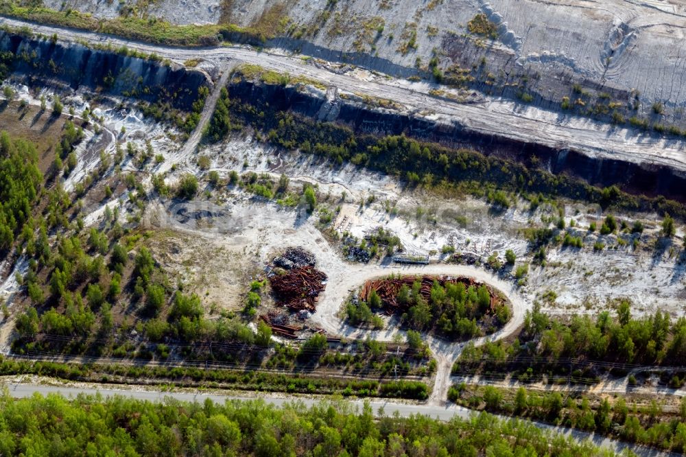Regis-Breitingen from the bird's eye view: Layers of a mining waste dump Tagebau Vereinigtes Schleenhain in Regis-Breitingen in the state Saxony, Germany