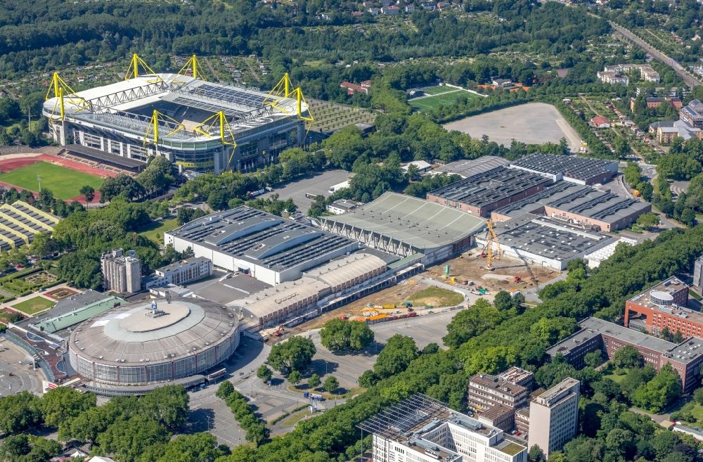 Aerial image Dortmund - Demolition and unsealing work on the concrete surfaces of Messe Westfalenhallen Dortmund GmbH - Eingang Nord on Rheinlanddonm in Dortmund in the state North Rhine-Westphalia
