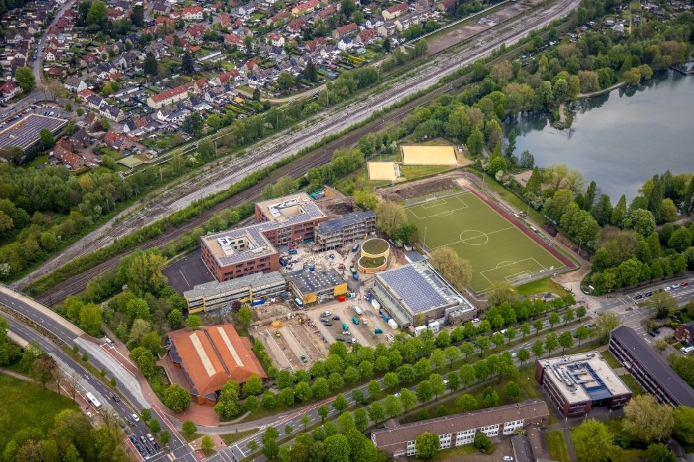 Aerial photograph Gladbeck - Demolition of the old building of the Heisenberg Gymnasium in the district Gelsenkirchen-Nord in Gladbeck in the state North Rhine-Westphalia, Germany