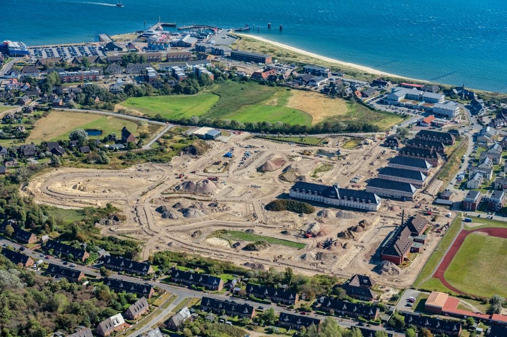 List from the bird's eye view: Demolition and clearance work on the building complex of the former military barracks of german army in the district Havneby in List on the island of Sylt in the state Schleswig-Holstein, Germany