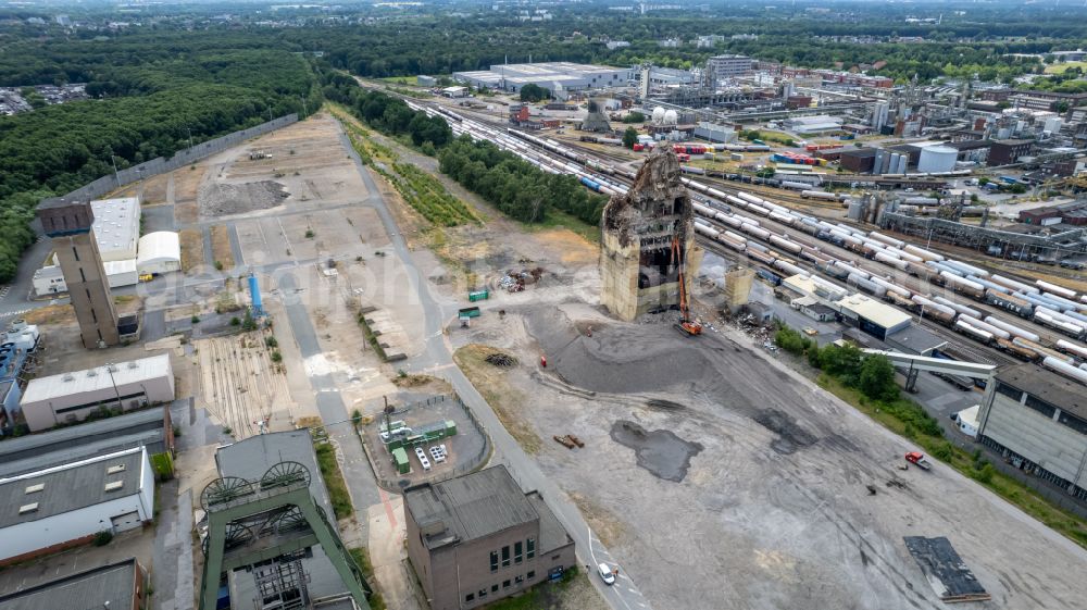 Aerial image Marl - Demolition work on the conveyors and mining pits at the headframe Schacht 7 Bergwerk Auguste Victoria in Marl at Ruhrgebiet in the state North Rhine-Westphalia, Germany