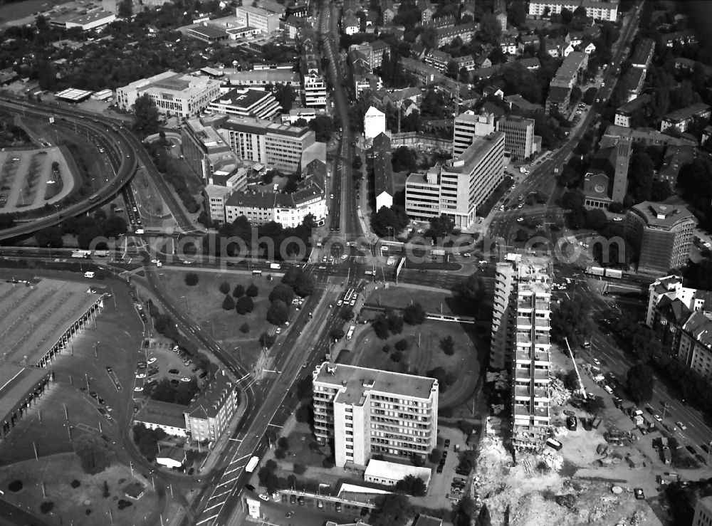 Düsseldorf from above - Dismantling of high-rise buildings of ARAG on Arag-Platz in the district Duesseltal in Duesseldorf in the state North Rhine-Westphalia, Germany