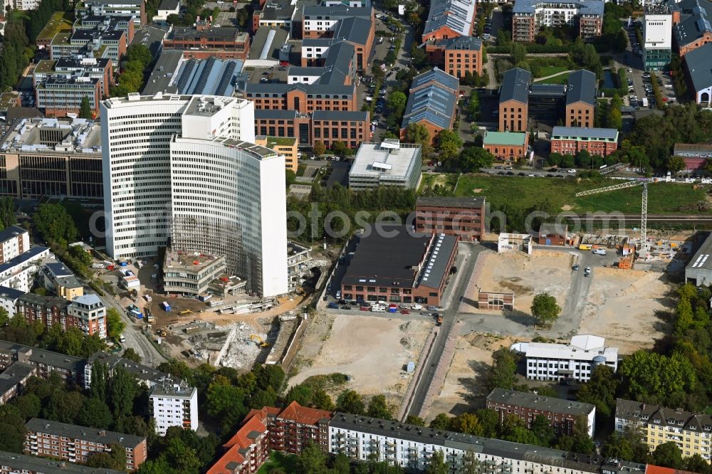 Aerial image Hamburg - Dismantling of high-rise buildings Euler-Hermes-Hochhaus on Friedensallee in Hamburg, Germany