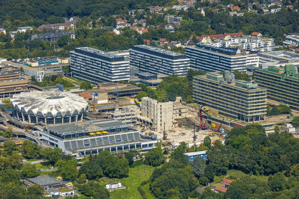 Bochum from the bird's eye view: Dismantling of high-rise buildings of the NA building on the campus of the Ruhr University Bochum in the district Querenburg in Bochum at Ruhrgebiet in the state North Rhine-Westphalia, Germany