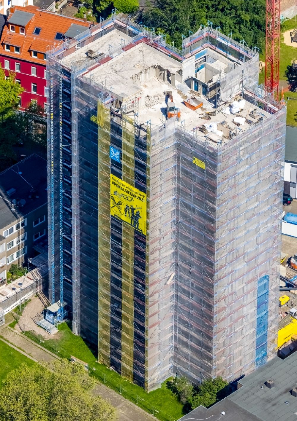 Dortmund from the bird's eye view: Dismantling of high-rise buildings on Heiligegartenstrasse - Kielstrasse in the district Nordmarkt-Sued in Dortmund at Ruhrgebiet in the state North Rhine-Westphalia, Germany