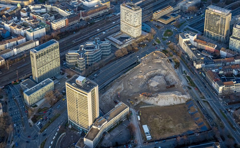 Aerial photograph Essen - Dismantling of high-rise buildings Thyssenhaus on street Huyssenallee in the district Suedviertel in Essen at Ruhrgebiet in the state North Rhine-Westphalia, Germany