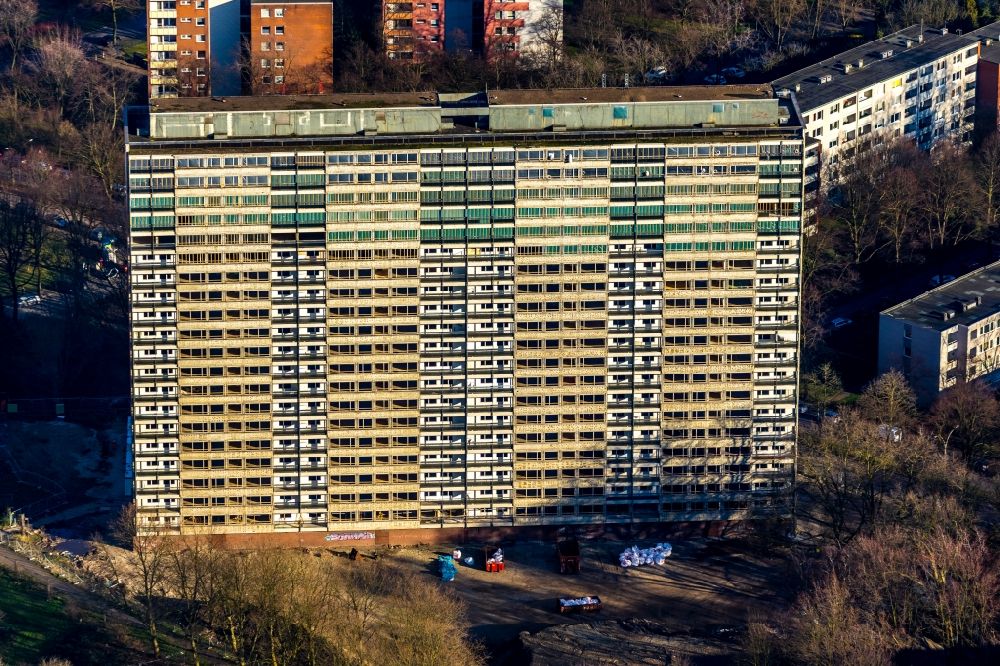 Aerial photograph Duisburg - Dismantling of high-rise buildings Weisser Riese on Ottostrasse in Duisburg in the state North Rhine-Westphalia, Germany