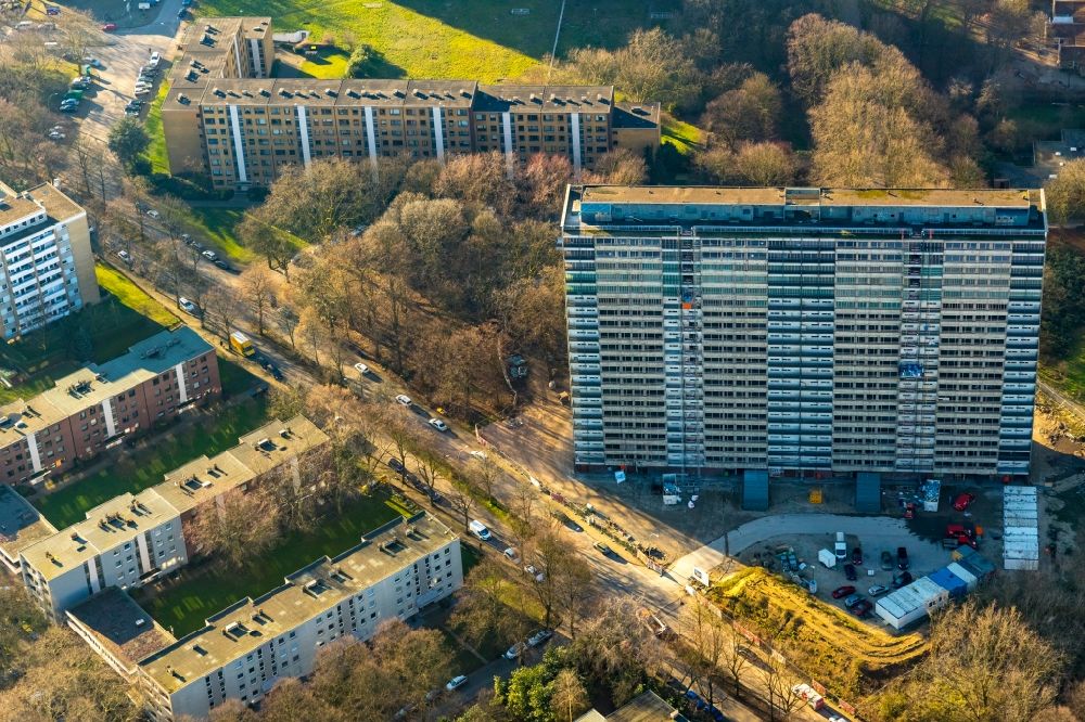 Aerial photograph Duisburg - Dismantling of high-rise buildings Weisser Riese on Ottostrasse in Duisburg in the state North Rhine-Westphalia, Germany