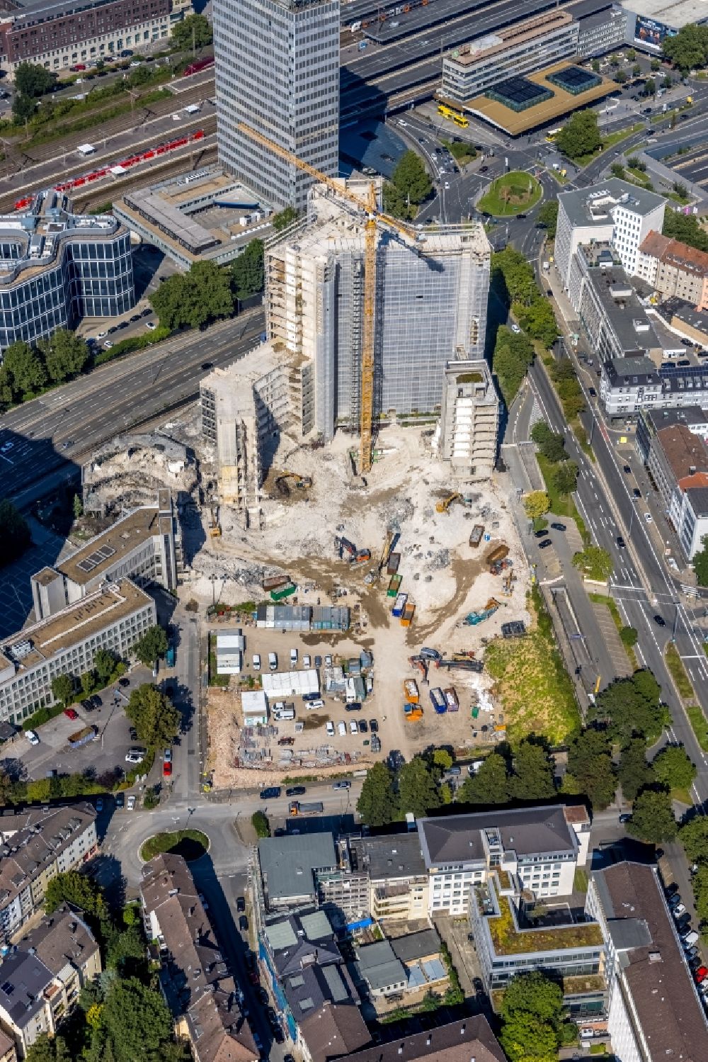Aerial photograph Essen - Dismantling construction site to dismantle the high-rise building of the former RWE headquarters Ypsilon-Haus on Huyssenallee in the district Suedviertel in Essen in the Ruhr area in the state North Rhine-Westphalia, Germany