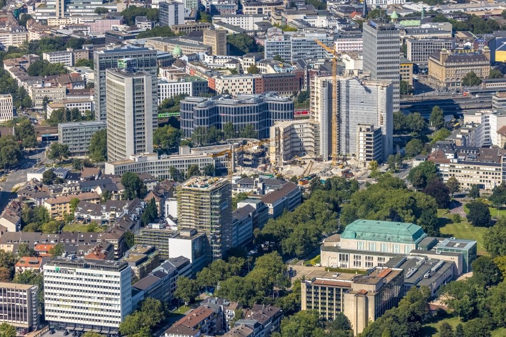 Essen from the bird's eye view: Dismantling construction site to dismantle the high-rise building of the former RWE headquarters Ypsilon-Haus on Huyssenallee in the district Suedviertel in Essen in the Ruhr area in the state North Rhine-Westphalia, Germany