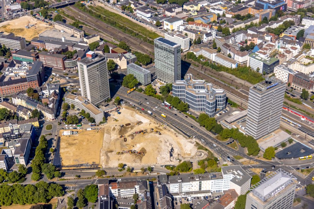 Aerial photograph Essen - Dismantling construction site to dismantle the high-rise building of the former RWE headquarters Ypsilon-Haus on Huyssenallee in the district Suedviertel in the district Suedviertel in Essen in the Ruhr area in the state North Rhine-Westphalia, Germany