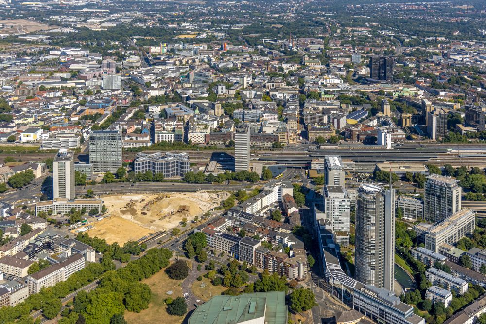 Aerial image Essen - Dismantling construction site to dismantle the high-rise building of the former RWE headquarters Ypsilon-Haus on Huyssenallee in the district Suedviertel in the district Suedviertel in Essen in the Ruhr area in the state North Rhine-Westphalia, Germany