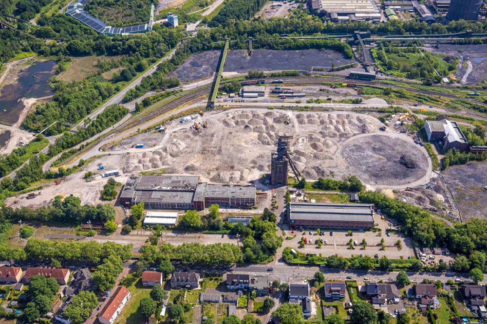 Aerial image Bottrop - Demolition and dismantling of the conveyor systems and mining shaft systems on the headframe of the mine and colliery Zeche - Schachtanlage Prosper-Haniel II in the district Welheimer Mark in Bottrop at Ruhrgebiet in the state North Rhine-Westphalia, Germany