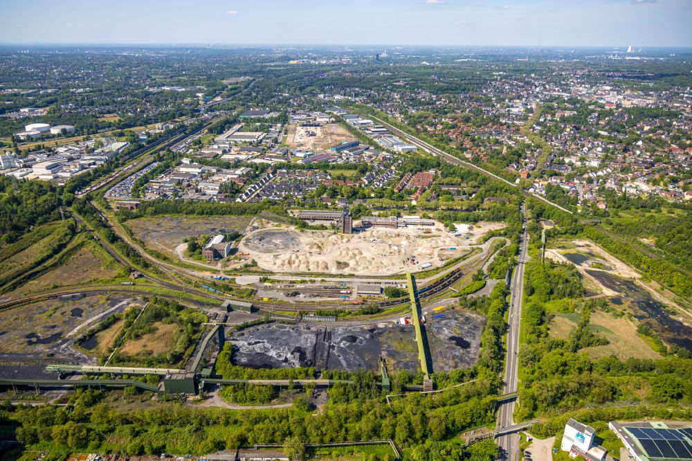 Bottrop from above - Demolition and dismantling of the conveyor systems and mining shaft systems on the headframe of the mine and colliery Zeche - Schachtanlage Prosper-Haniel II in the district Welheimer Mark in Bottrop at Ruhrgebiet in the state North Rhine-Westphalia, Germany