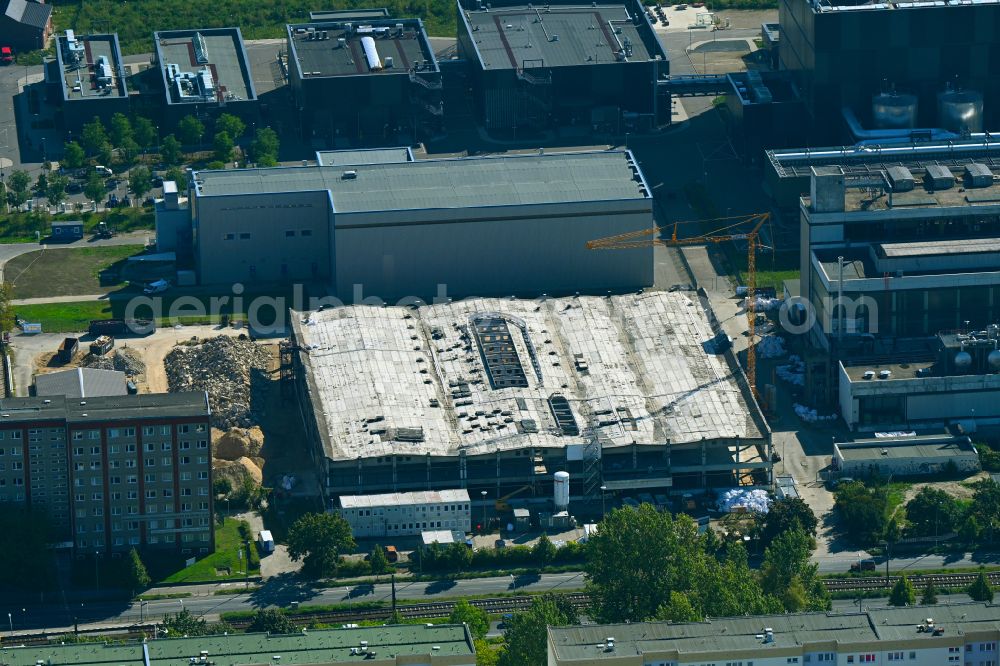 Aerial image Berlin - Demolition and dismantling of the disused old power plant hall of the thermal power plant on Rhinstrasse in the Marzahn district in Berlin, Germany