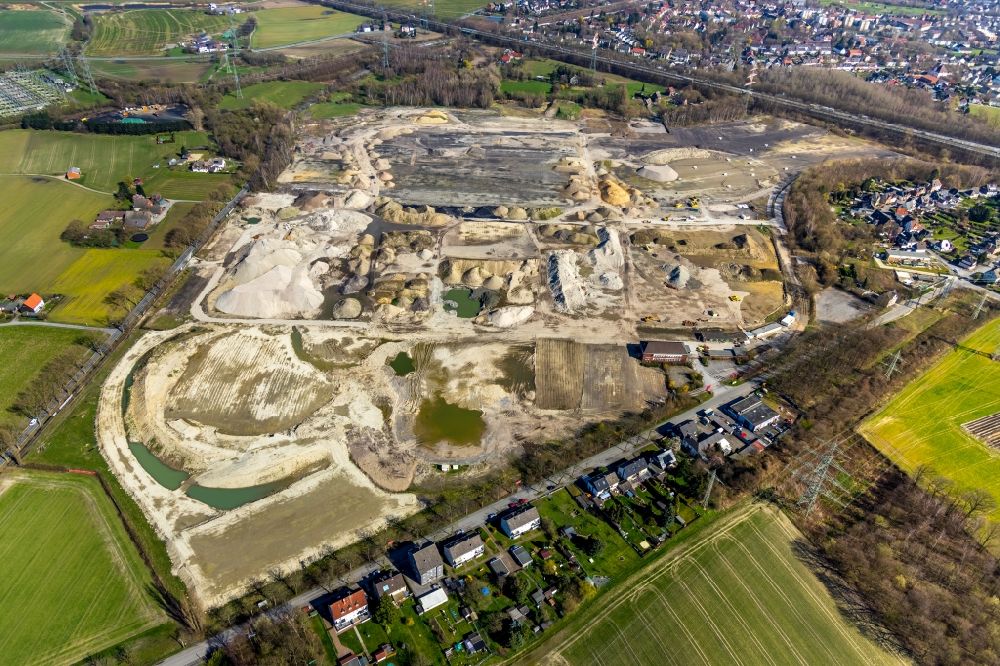 Dortmund from the bird's eye view: Demolition and dismantling of the decommissioned power plants and exhaust towers of the cogeneration plant Gustav Knepper in the district Mengede in Dortmund at Ruhrgebiet in the state North Rhine-Westphalia, Germany