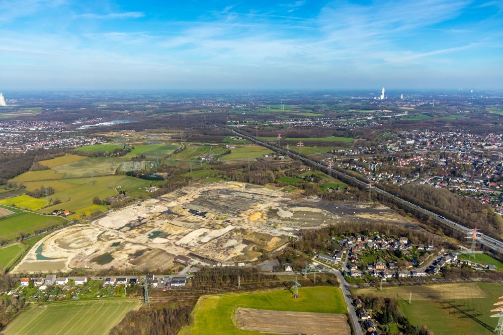 Aerial image Dortmund - Demolition and dismantling of the decommissioned power plants and exhaust towers of the cogeneration plant Gustav Knepper in the district Mengede in Dortmund at Ruhrgebiet in the state North Rhine-Westphalia, Germany