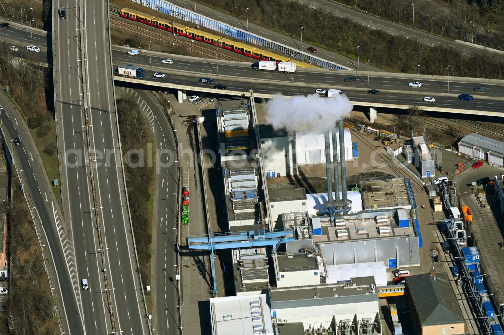 Berlin from the bird's eye view: Demolition and dismantling of the decommissioned power plants and exhaust towers of the cogeneration plant Wilmersdorf Schmargendorf in Berlin, Germany