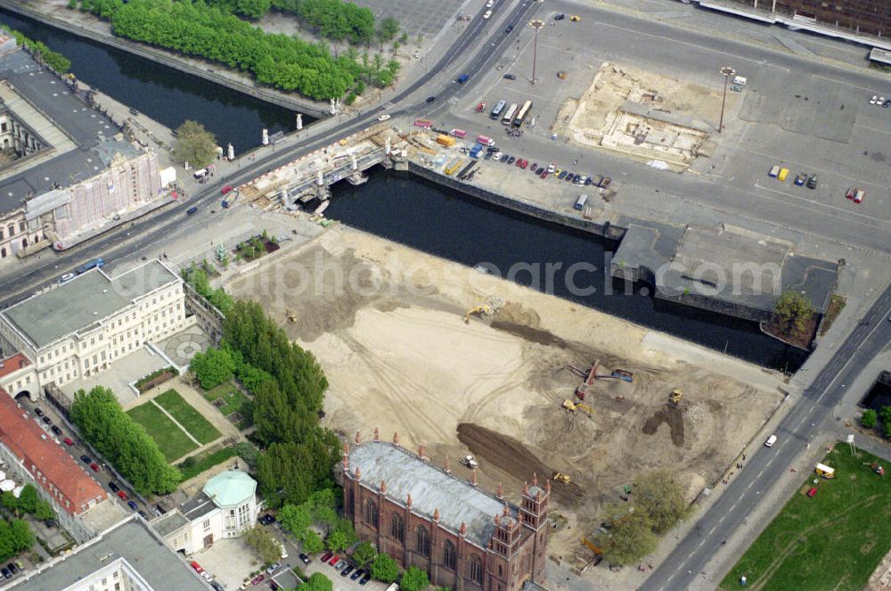 Aerial photograph Berlin - Demolition work of the former Ministry of Foreign Affairs of the GDR in Berlin - Mitte