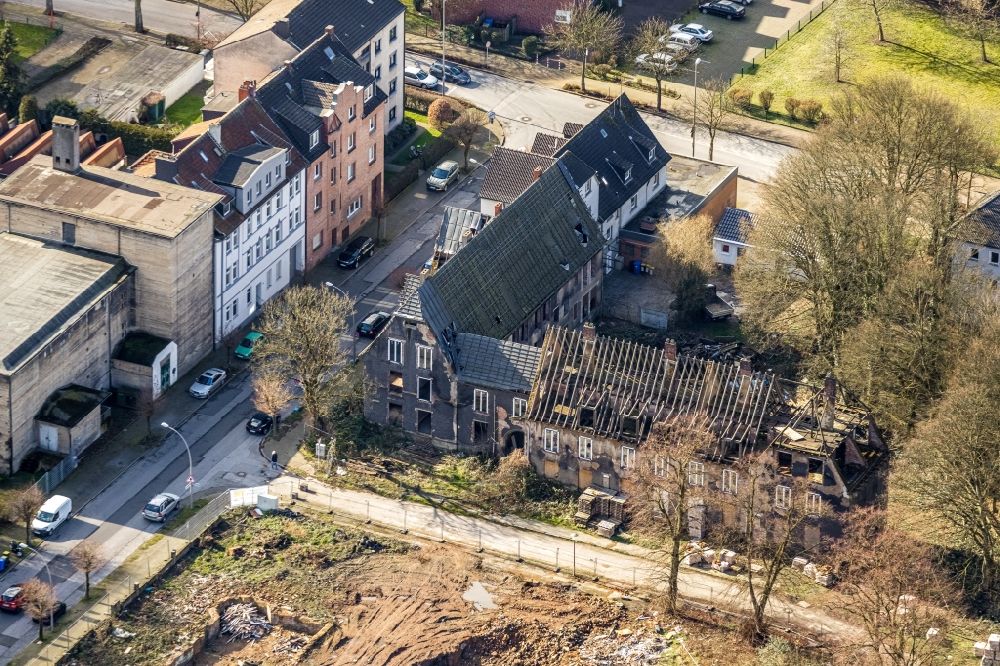 Gladbeck from above - Demolition and disposal work on the remains of the ruins of the former colliery settlement Schlaegel & Eisen of the Gladbecker colliery Zweckel between Schlaegelstrasse, Eisenstrasse and Bohnekampstrasse in Gladbeck in the state North Rhine-Westphalia, Germany
