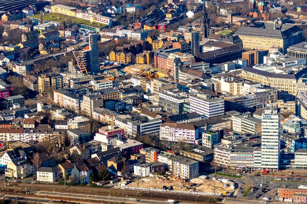 Aerial image Bochum - Demolition and disposal work on the remains of the ruins of car park P7 Kurt-Schumacher-Platz in Bochum in the state North Rhine-Westphalia, Germany