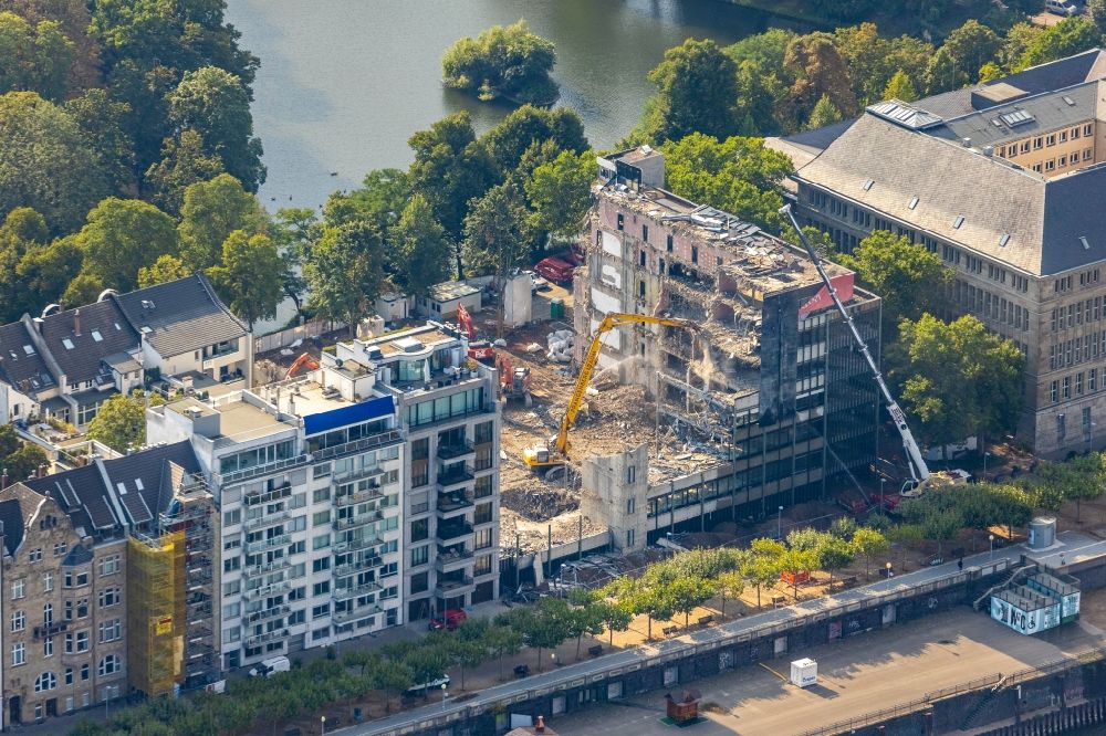 Aerial image Düsseldorf - Demolition and dismantling of a prefabricated high-rise housing estate on Mannesmannufer in the district Carlstadt in Duesseldorf in the state North Rhine-Westphalia, Germany