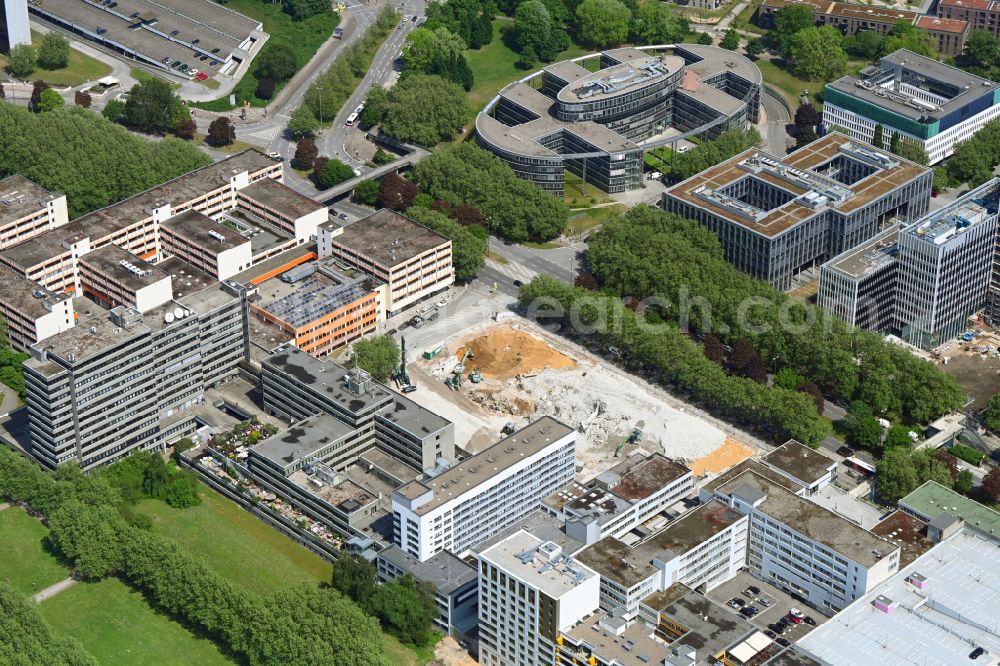Aerial image Hamburg - Demolition and earthworks of the former Deutsche Post building on the street Ueberseering in the Winterhude district in Hamburg, Germany