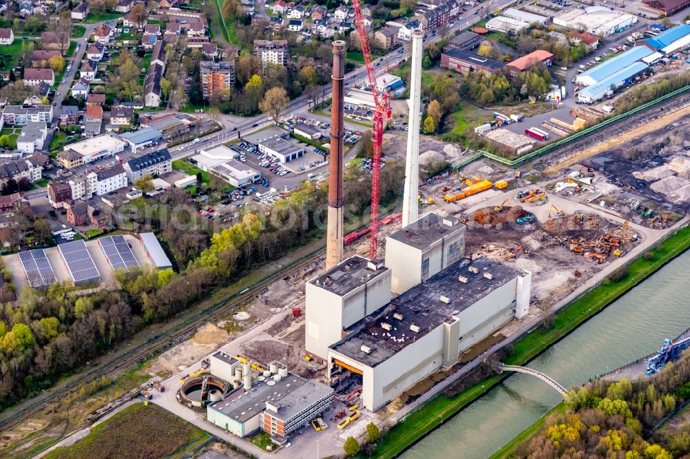 Datteln from the bird's eye view: Demolition work on the site of the Industry- ruins of Kohlekraftwerks in Datteln at Ruhrgebiet in the state North Rhine-Westphalia, Germany