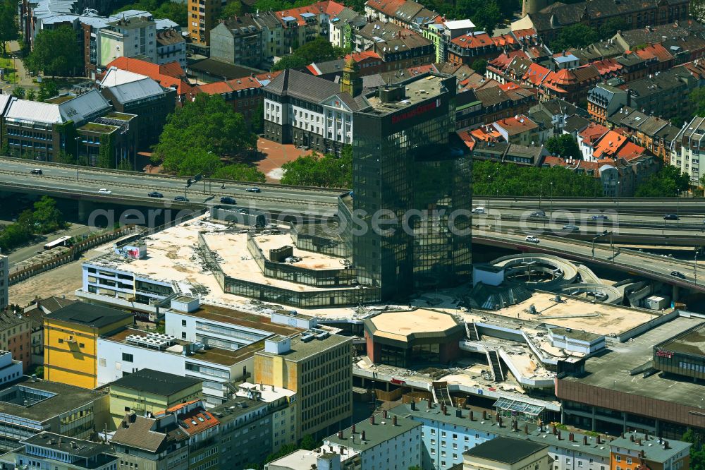 Ludwigshafen am Rhein from above - Demolition work on the building complex of the former shopping center RATHAUS CENTER on place Rathausplatz in Ludwigshafen am Rhein in the state Rhineland-Palatinate, Germany
