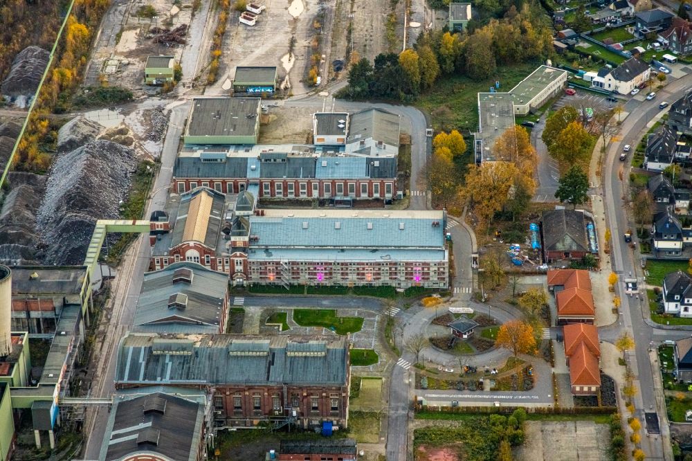 Aerial photograph Gelsenkirchen - Demolition work on the site of the industrial ruins of the DSK Bergwerk Lippe on the street Zum Bahnhof in the district Westerhold in Gelsenkirchen in the state North Rhine-Westphalia, Germany