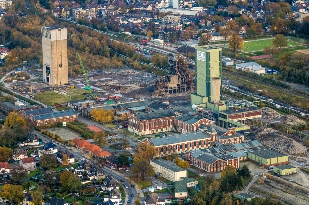 Aerial photograph Gelsenkirchen - Demolition work on the site of the industrial ruins of the DSK Bergwerk Lippe on the street Zum Bahnhof in the district Westerhold in Gelsenkirchen in the state North Rhine-Westphalia, Germany