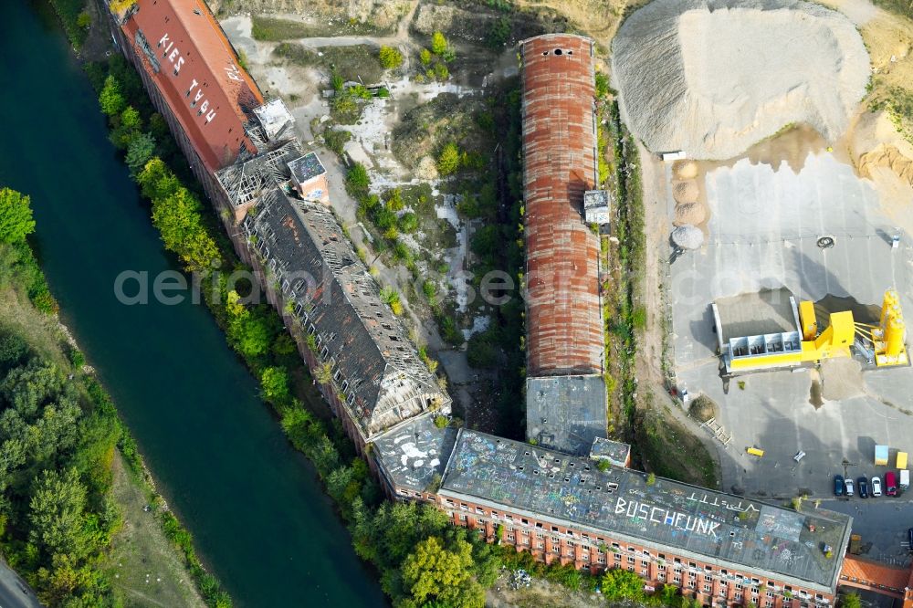 Aerial photograph Hannover - Demolition work on the site of the Industry- ruins Conti on Kanalstrasse in the district Linden-Limmer in Hannover in the state Lower Saxony, Germany