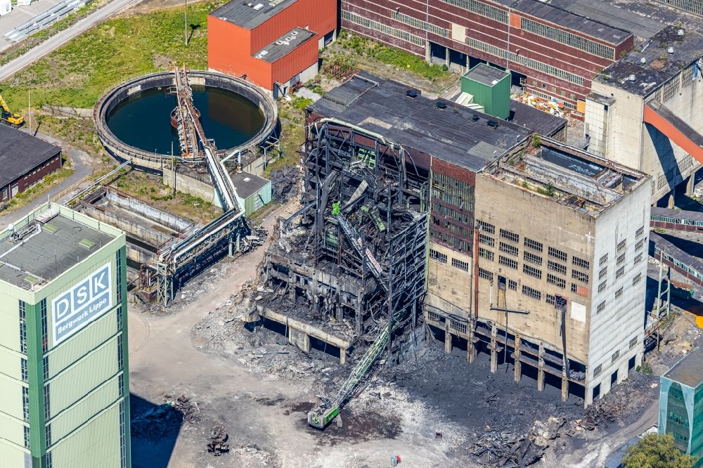 Aerial photograph Gelsenkirchen - Demolition work on the site of the Industry- ruins of DSK Bergwerk Lippe in the district Westerhold in Gelsenkirchen in the state North Rhine-Westphalia, Germany