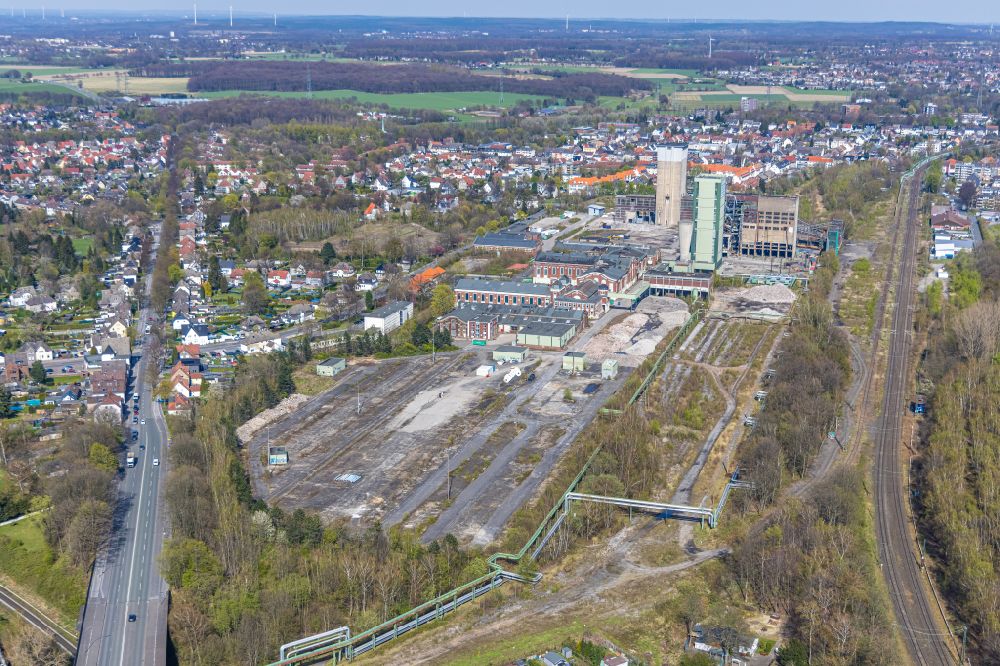 Gelsenkirchen from above - Demolition work on the site of the Industry- ruins of DSK Bergwerk Lippe in the district Westerhold in Gelsenkirchen in the state North Rhine-Westphalia, Germany