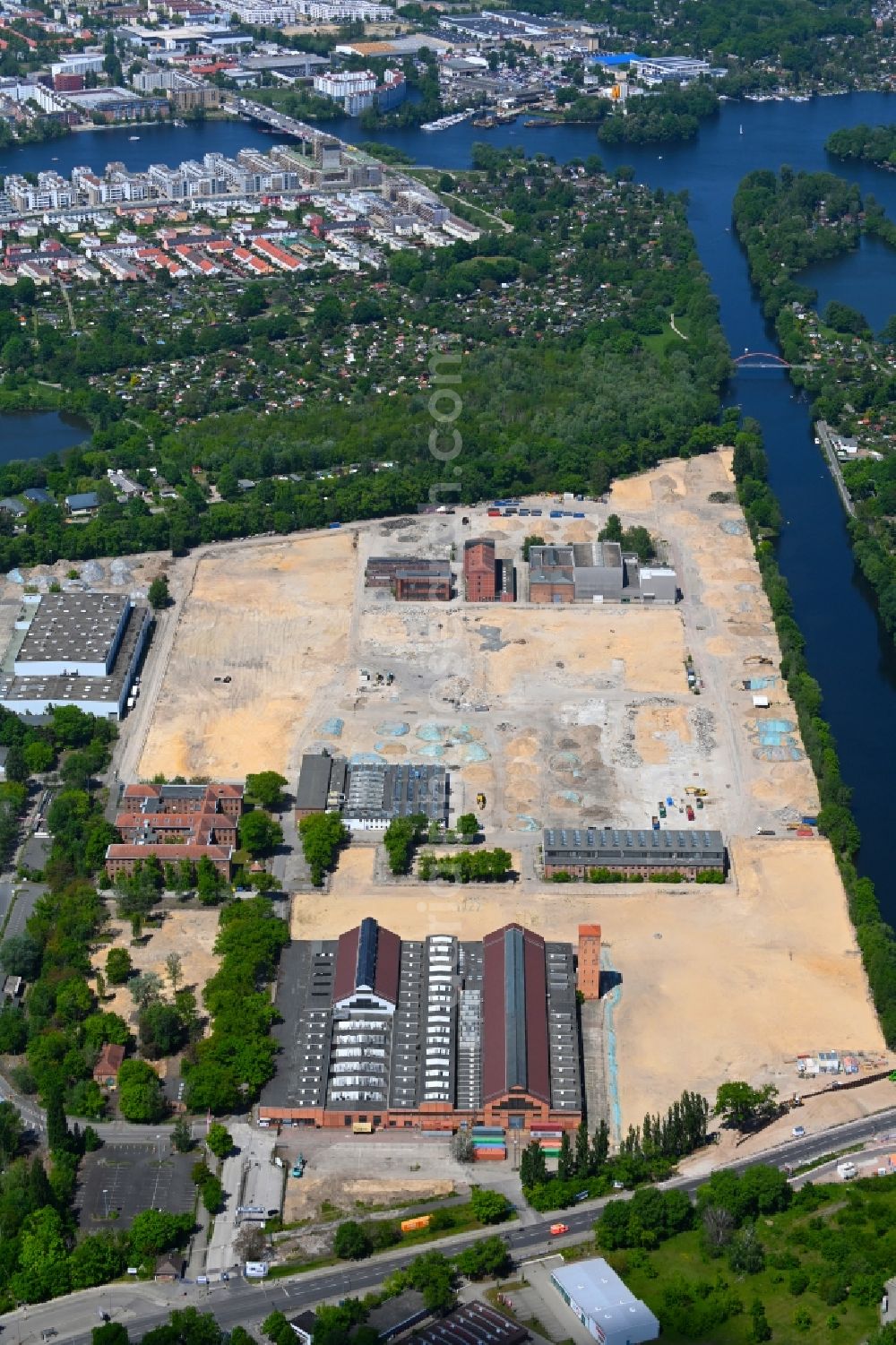 Aerial photograph Berlin - Demolition work on the site of the Industry- ruins on Gartenfelder Strasse in the district Siemensstadt in Berlin, Germany