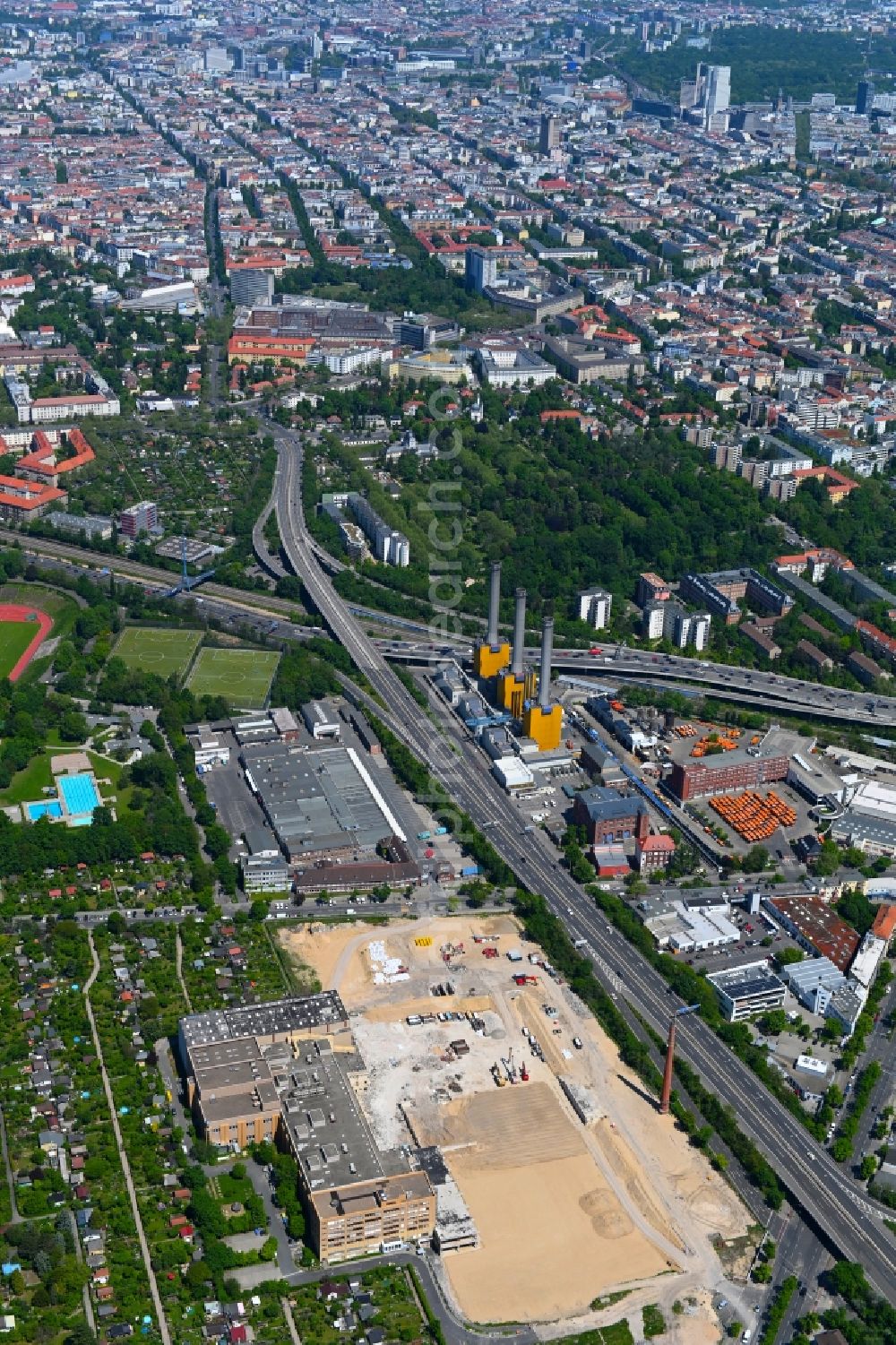 Berlin from above - Demolition work on the site of the Industry- ruins Tabakfabrik Reemtsma in the district Schmargendorf in Berlin, Germany