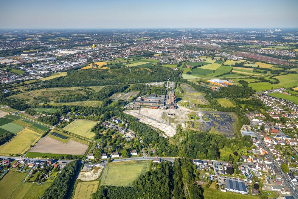 Aerial photograph Hamm - Demolition work on the site of the Industry- ruins Zeche Heinrich Robert in Hamm in the state North Rhine-Westphalia, Germany