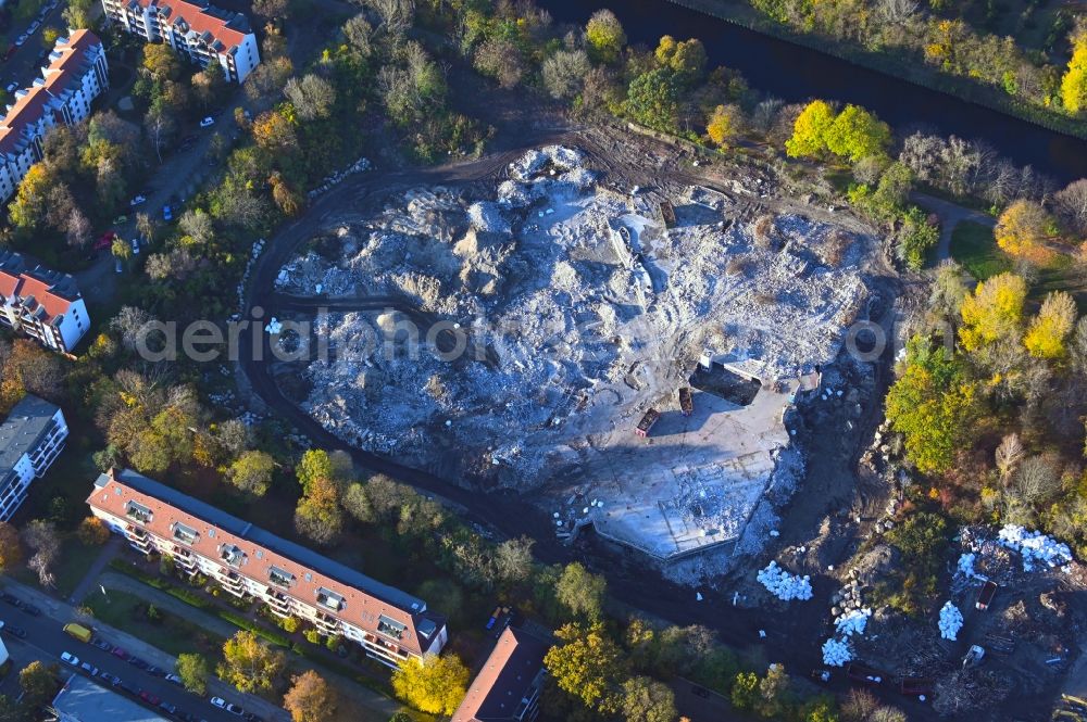 Aerial image Berlin - Dismanteling of Ruins of the decaying land with the building of the former water park in the district Blub Berlin Tempelhof